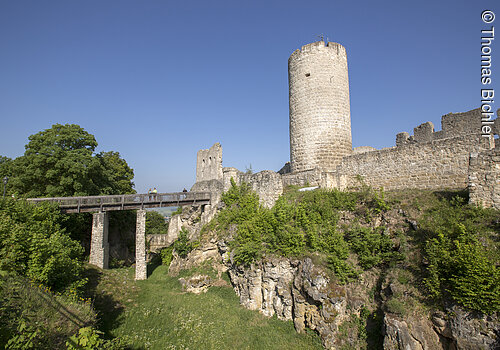 Burgruine Wolfstein mit Burggraben