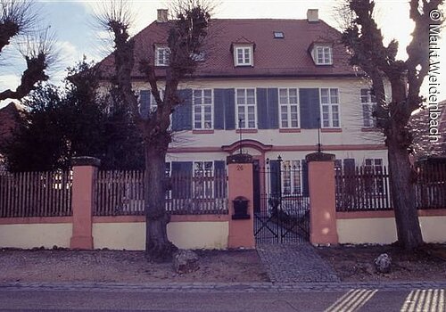 Ansicht auf das Heydenab’sche Haus in Weidenbach.