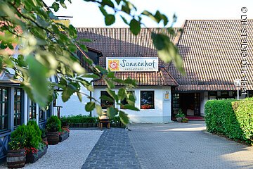 Hotelfoto Hotel Camping Sonnenhof Brombachsee 0617 © Foto Dirk Holst DH STUDIO KÖLN, H a u p t s t r.  2 3 9,  5 1 1 4 3  K ö l n, V e r ö f f e n t l i c h u n g  n u r  m i t  H o n o r a r   n a c h   M F  M o d e r B V P A,  m i t  N a m e n s n e n n u n g   u n d  B e  l e g e x em p l a r,  B a n k v e r b i n d u n g,  K r e i s s p a r k a s s e  K o e l n,  B L Z  3 7 0  5 0 2  9 9,  K o n t o  9 6 1 4 0