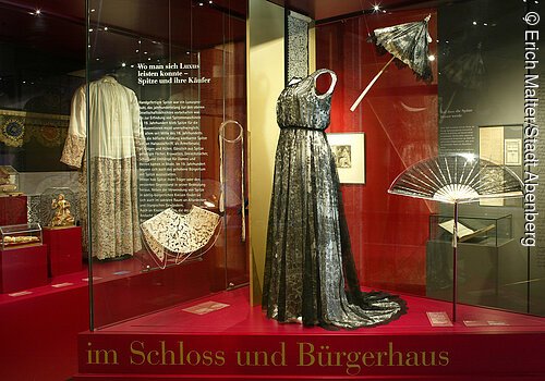 Burg Abenberg Museum Klšppelmuseum 4. April 2002Exponate RaumfotosFoto Erich MalterBergstra§e 391052 ErlangenTel 0172 8101199