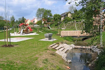 mit Kneippanlage und Spielwiese