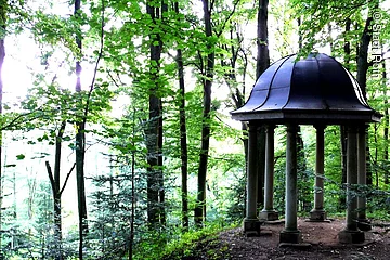 Inmitten von Natur befindet sich der Weinbergspark in Roth.
