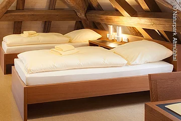 Benediktinerabtei Plankstetten_Zimmer_Holzbalken