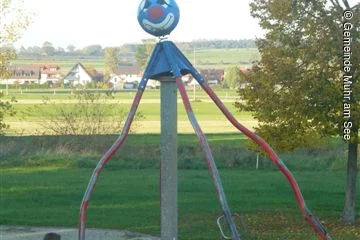 Direkt am Seezentrum Muhr am See befindet sich ein Spielplatz zum Toben.