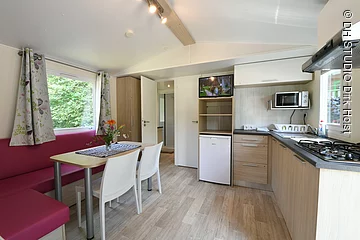 Waldcamping Sonnenhof Brombachsee 0619 © Foto Dirk Holst DH STUDIO KÖLN, H a u p t s t r.  2 3 9,  5 1 1 4 3  K ö l n, V e r ö f f e n t l i c h u n g  n u r  m i t  H o n o r a r   n a c h   M F  M o d e r B V P A,  m i t  N a m e n s n e n n u n g   u n d  B e  l e g e x em p l a r,  B a n k v e r b i n d u n g,  K r e i s s p a r k a s s e  K o e l n,  B L Z  3 7 0  5 0 2  9 9,  K o n t o  9 6 1 4 0