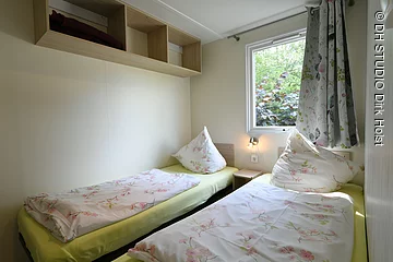 Waldcamping Sonnenhof Brombachsee 0619 © Foto Dirk Holst DH STUDIO KÖLN, H a u p t s t r.  2 3 9,  5 1 1 4 3  K ö l n, V e r ö f f e n t l i c h u n g  n u r  m i t  H o n o r a r   n a c h   M F  M o d e r B V P A,  m i t  N a m e n s n e n n u n g   u n d  B e  l e g e x em p l a r,  B a n k v e r b i n d u n g,  K r e i s s p a r k a s s e  K o e l n,  B L Z  3 7 0  5 0 2  9 9,  K o n t o  9 6 1 4 0