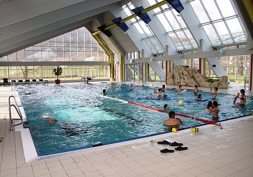 Innenbecken des Hallen- und Familienbades Greding