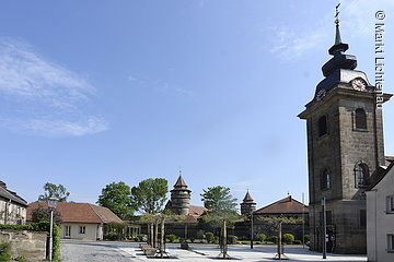 Dreieinigkeitskirche mit Martin-Luther-Platz Lichtenau