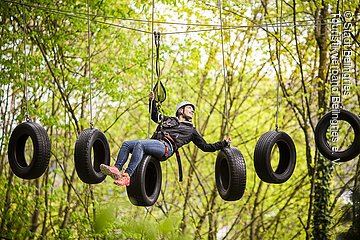 Kletterer im Beilngrieser Abenteuerkletterpark