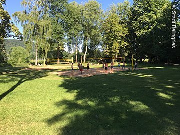 Volleyball im Freibad