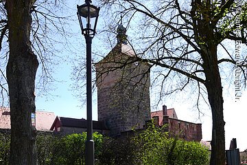 Fußweg und oberers Tor in Wolframs-Eschenbach