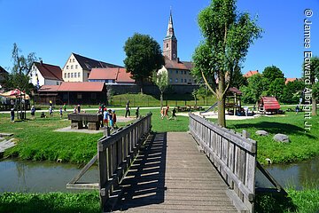 Ritterspielplatz mit Kneippbecken in Wolframs-Eschenbach