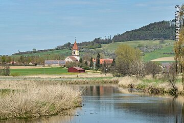 Blick von der Wörnitzbrücke auf Wittelshofen